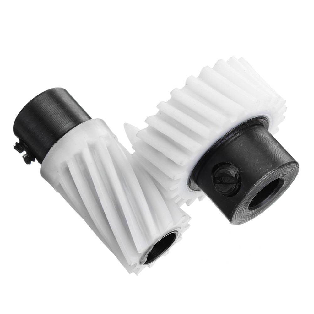 Sewing machine hook drive gears