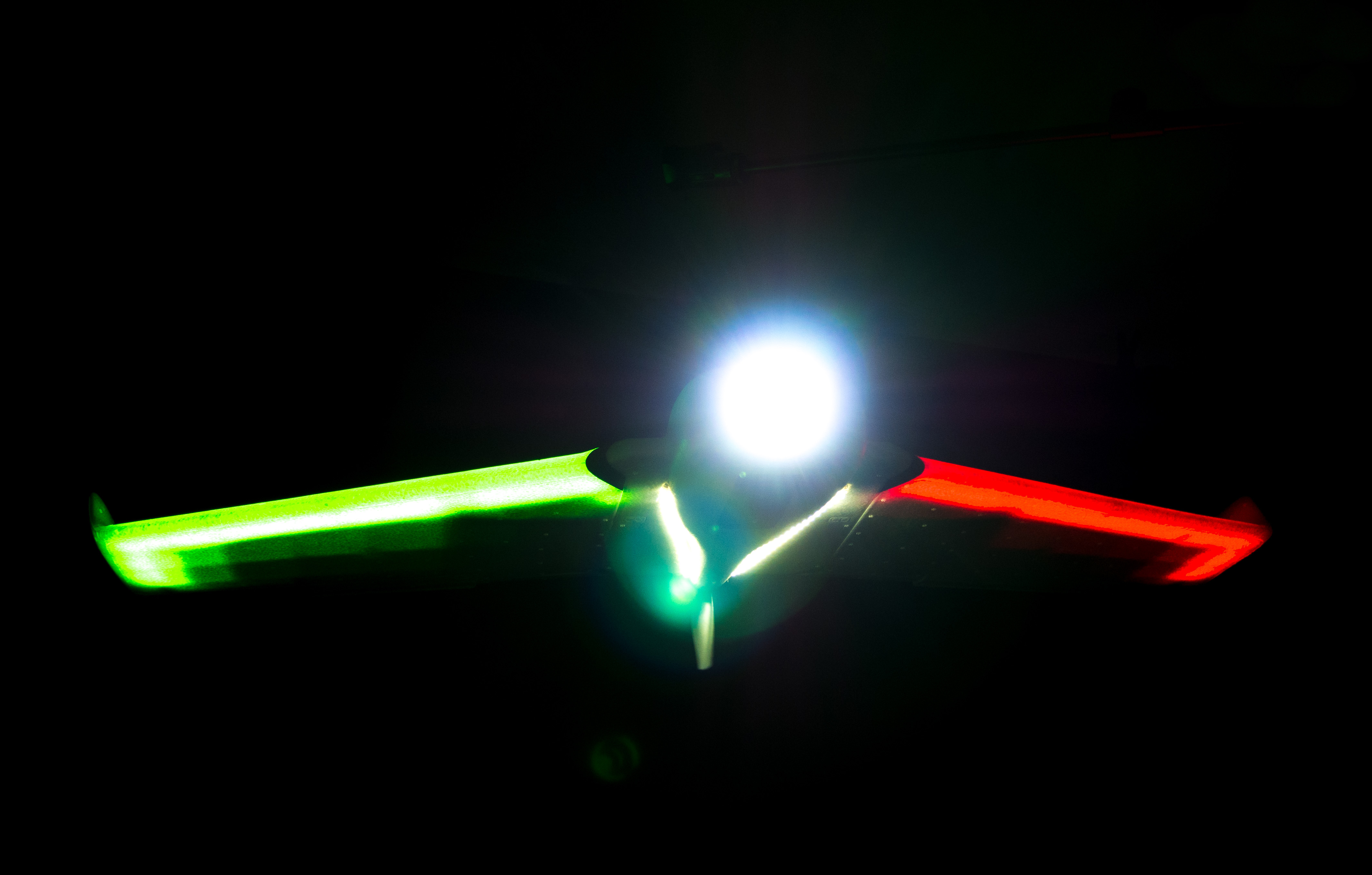 ZOHD Orbit Neon 900mm Wingspan EPP FPV Night Flying Wing RC Airplane PNP Integrated LED Light Strip