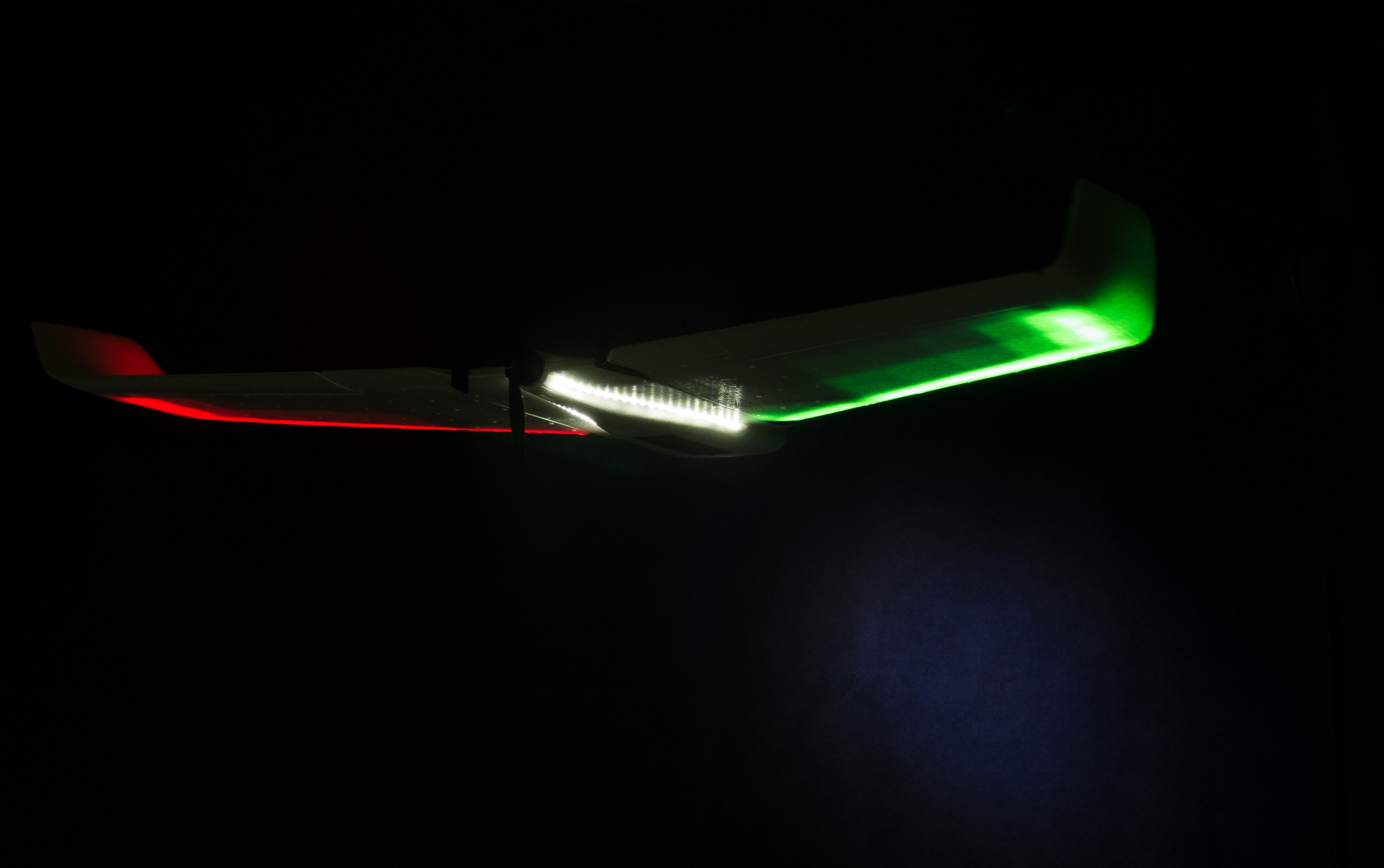 ZOHD Orbit Neon 900mm Wingspan EPP FPV Night Flying Wing RC Airplane PNP Integrated LED Light Strip