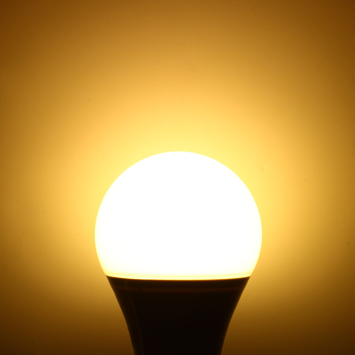 лампочка эдисона st64 a в светильниках. ретро лампы эдисона. теплые лампы накаливания в интерьере. теплый ламповый свет. лампа накаливания st64.