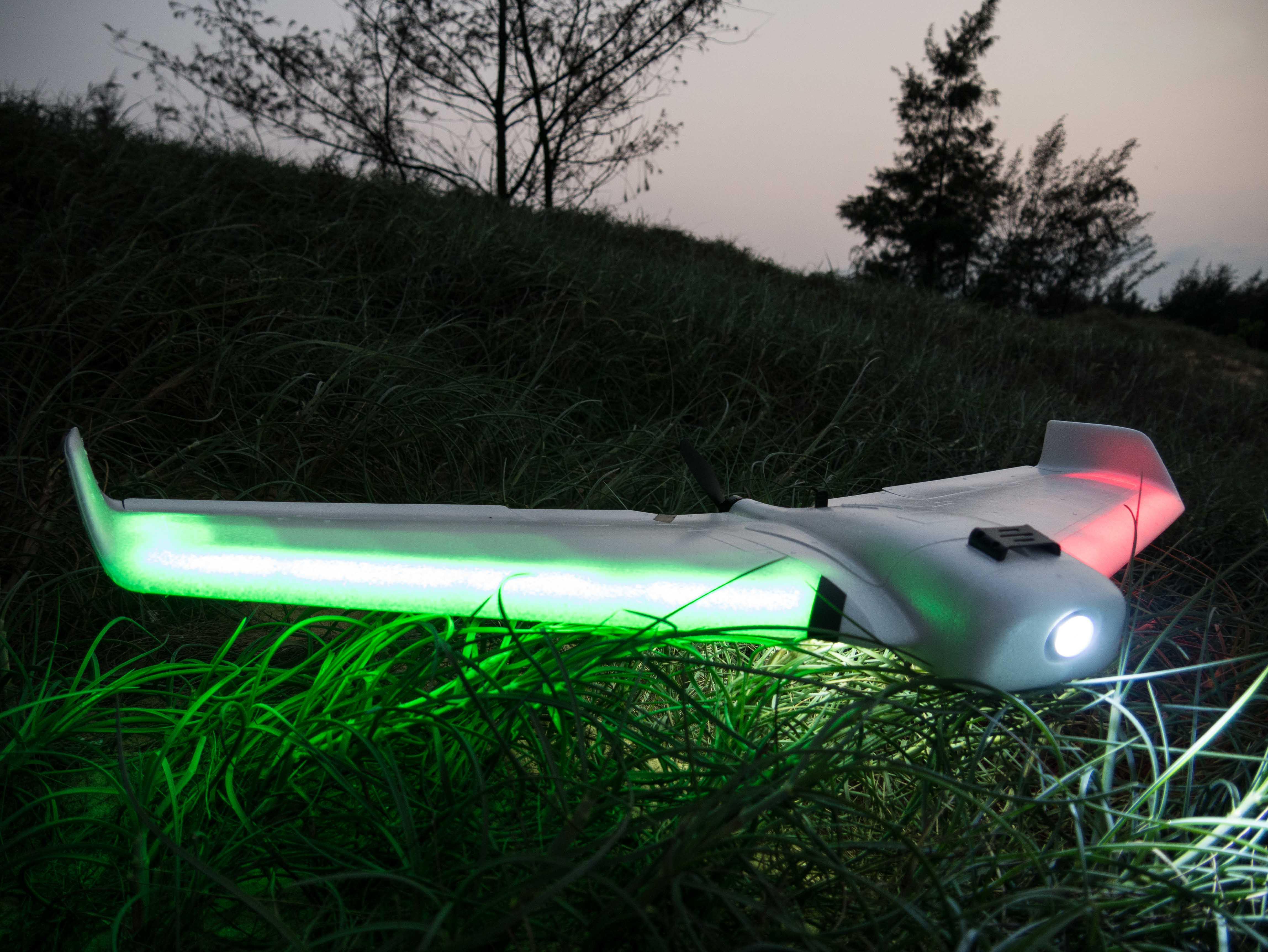 ZOHD Orbit Neon 900mm Wingspan EPP FPV Night Flying Wing RC Airplane PNP Integrated LED Light Strip