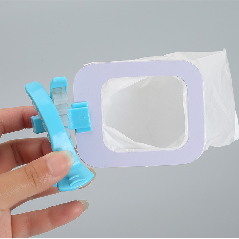 Dog Poop Soft Silicone Tail Holder Hands Free Pet Faeces Container with 20 Pieces Bags Size M/ L