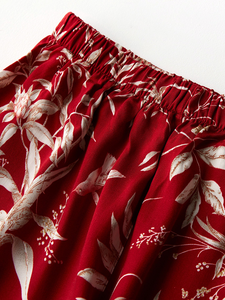 Pyjama boutonné à manches longues et col en V imprimé érable rouge