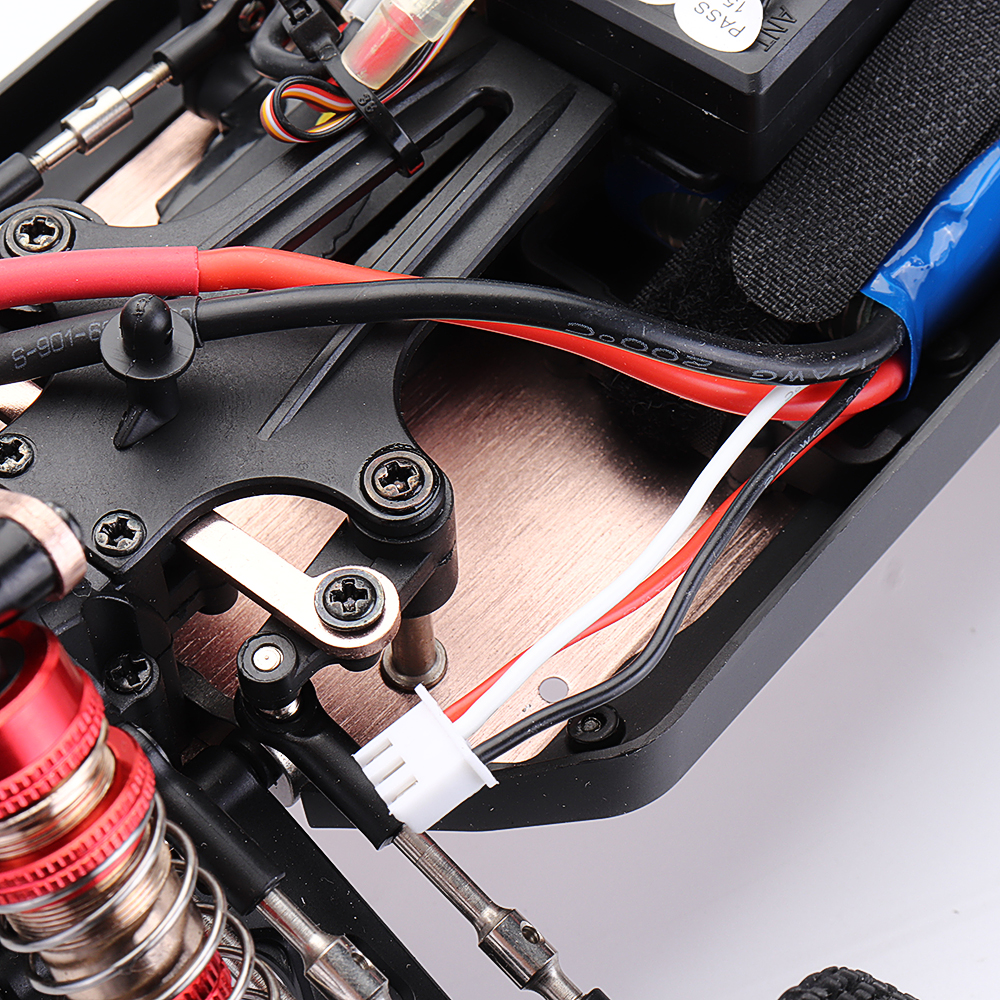 Wltoys 144001 1/14 2.4G 4WD High Speed Racing RC Car Vehicle Models 60km/h Two Battery