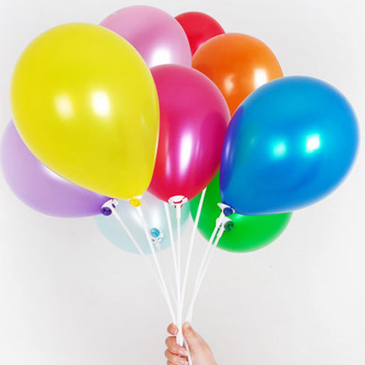 Купить воздушные шары недорого с доставкой. Воздушные шары на палочке. Палочка для шарика. Воздушный шарик. Воздушный шар на палочке.