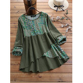 Wzorzysta bluzka w etniczne wzory z wysokim stanem