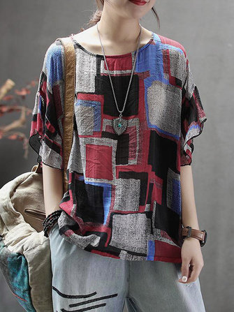 المرأة قصيرة الأكمام جولة الرقبة بلوزة عادية طباعة